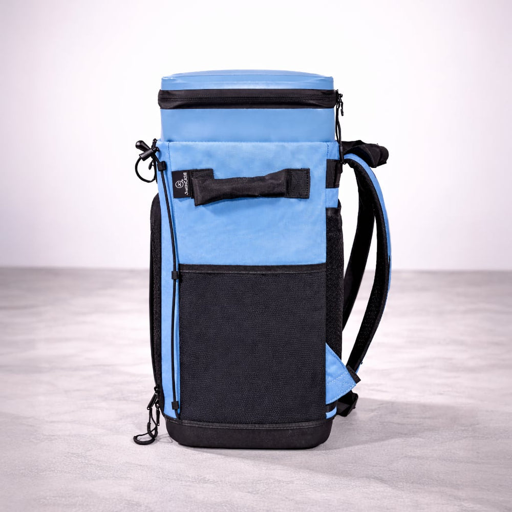 JustinCASE: The Only Convertible Backpack Coastal Chill / Light Blue & Black